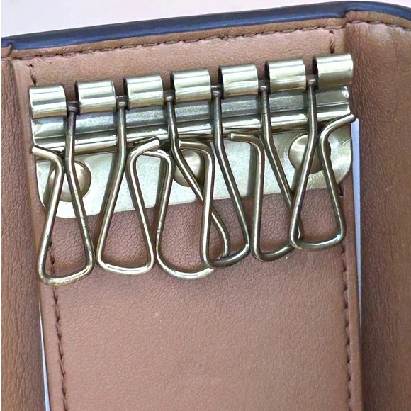 Coach Floral Print 6 Ring Key Case B4/Chalk Crossgrain Leather - Picture 9 of 14